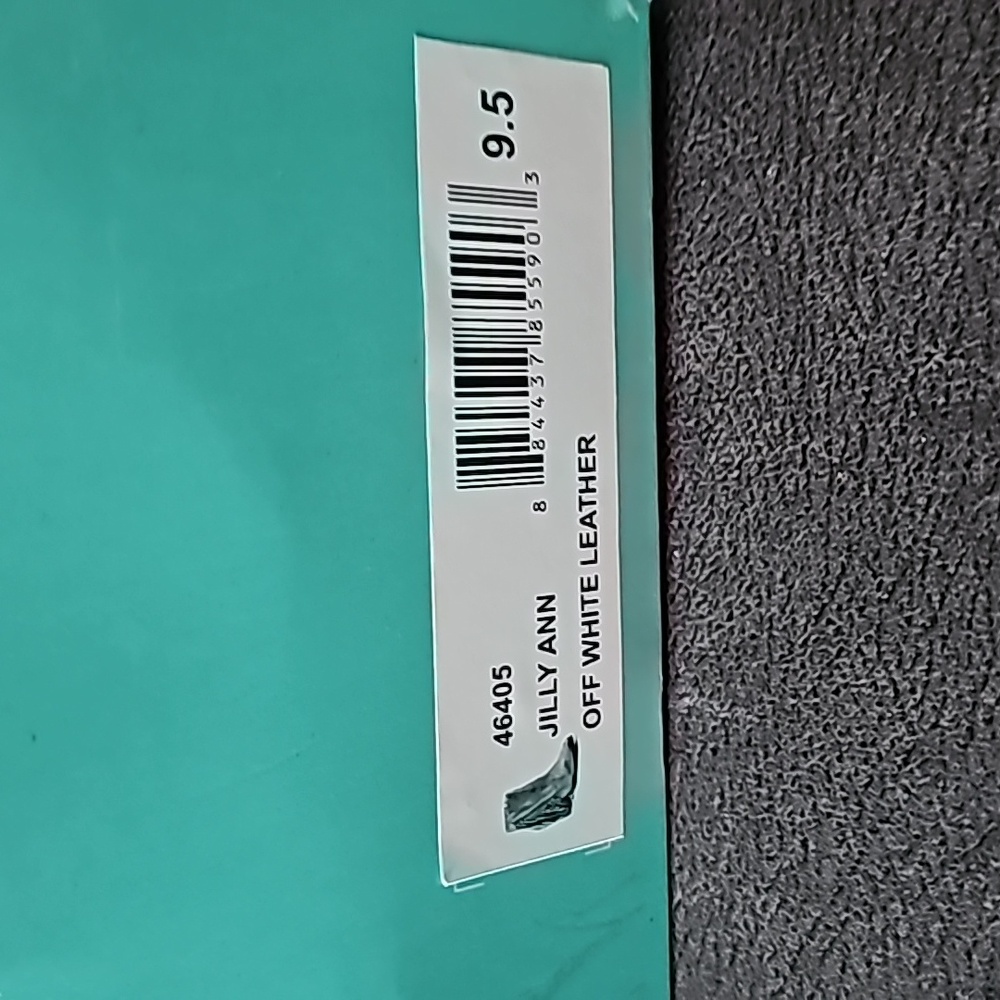 👢 Boots - Picture 4 of 4